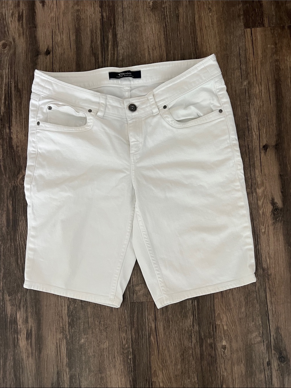 Tommy Bahama White Women’s Bermuda Shorts